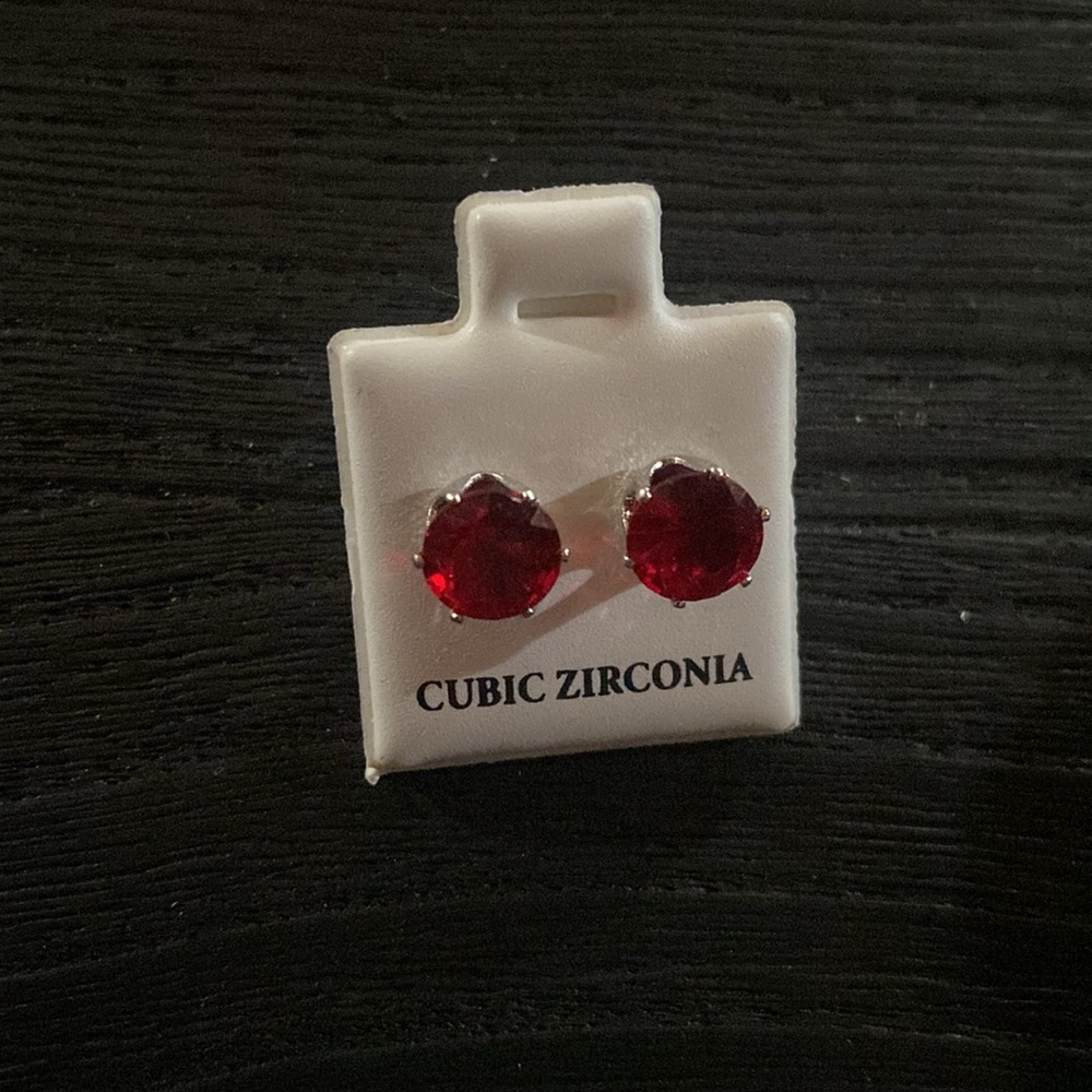 NWOT Cherry Red Cubic Zirconia